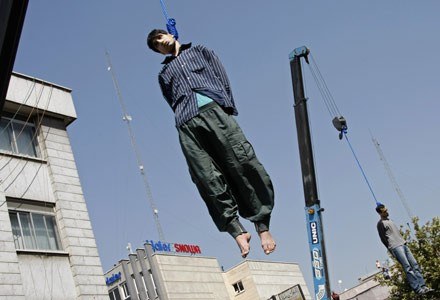Za rozpowszechnianie w sieci treści antyislamskich i pornografii w Iranie grozi kara śmierci /AFP