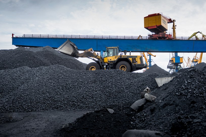 Za tonę węgla kamiennego płaci się obecnie 316 euro /123RF/PICSEL