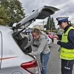 Za wożenie tych rzeczy w aucie można stracić dowód rejestracyjny
