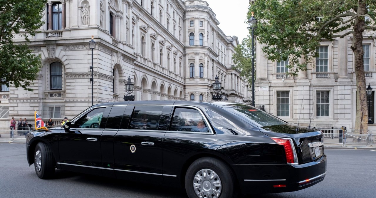 Za wprawianie w ruch prezydenckiego Cadillaca odpowiada wysokoprężny silnik V8 o pojemności 6,6 litra. Dane techniczne zostały utajnione. / Mike Kemp/In Pictures via Getty Images /