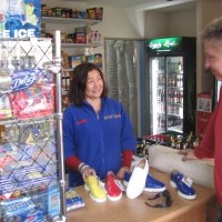 Jeśli rachunek za zakupy wyniesie 20 zł, klient dostanie buty