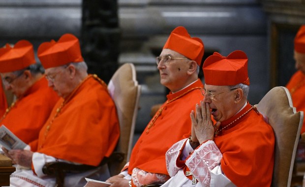 Za zamkniętymi drzwiami Kaplicy Sykstyńskiej. Tajemnice konklawe 