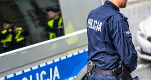 Zaatakował Azera pałką teleskopową. Sam zgłosił się na policję