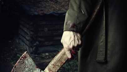 ​Zaatakował byłą żonę siekierą. Usłyszał zarzut usiłowania zabójstwa