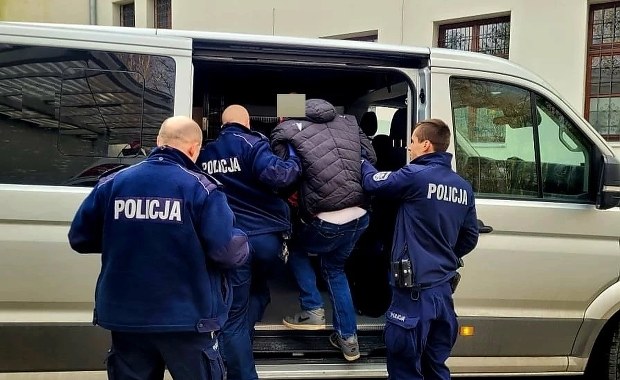 Zaatakował nożem babcię w zakładzie fryzjerskim. Jest decyzja śledczych 