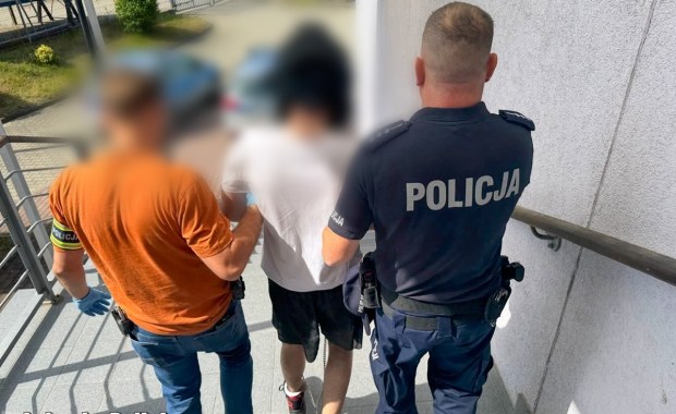 Zaatakował nożem na przejściu dla pieszych i uciekł