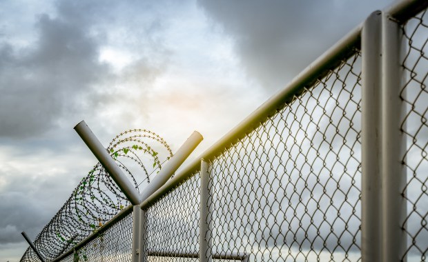 Zaatakował pielęgniarkę siekierą. Jest areszt dla 46-latka