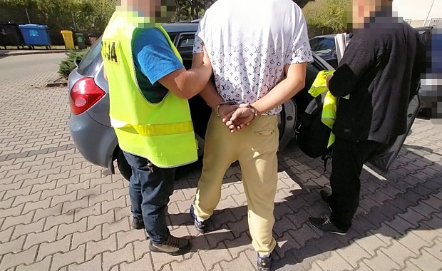 Zaatakował Polkę, obrażał cudzoziemkę. 38-latek w rękach policji