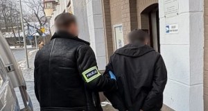 Zaatakował śpiącą 13-latkę. Intruz wszedł do niezamkniętego mieszkania 