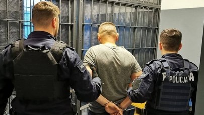 Zaatakował taksówkarza, znieważył policjantów. Pijany 55-latek w areszcie