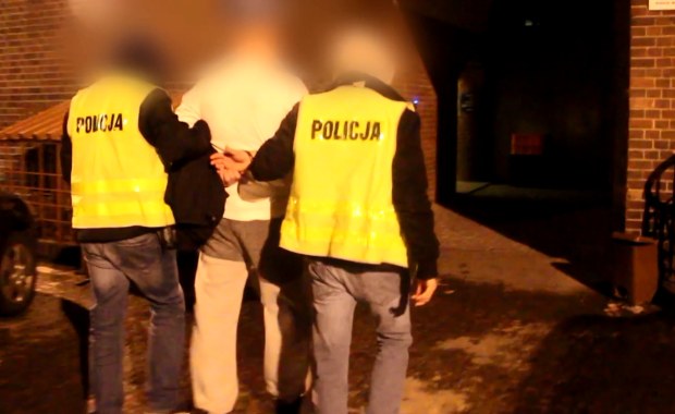 Zaatakowali policjantów, bo chcieli „odbić” zatrzymanego kolegę 