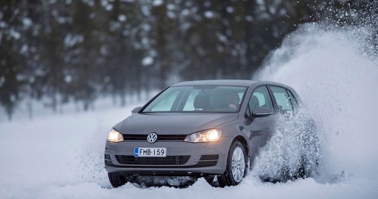 Zaawansowane technologie pozwalają na czerpanie radości z jazdy również w zimowych warunkach /.