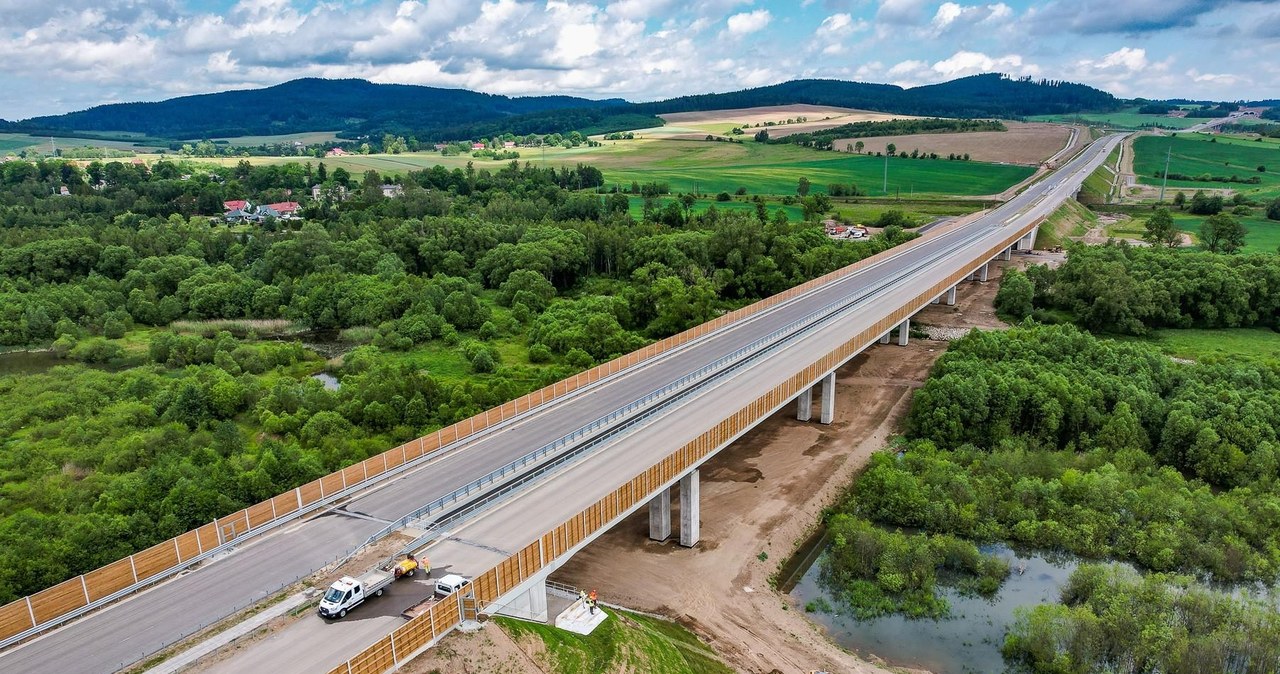 Zaawansowanie robót na odcinku S3 między Bolkowem i Kamienną Górą wynosi już 95,5 proc. /GDDKiA