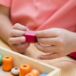 Zabawa a praca w Montessori