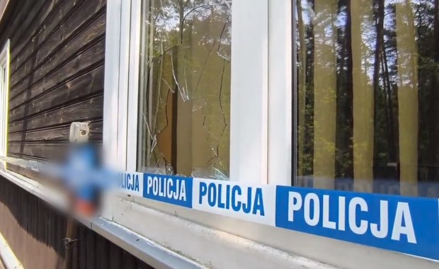 "Zabawa" nastolatków zamieniła się w demolkę. Opuszczony dom zdewastowany