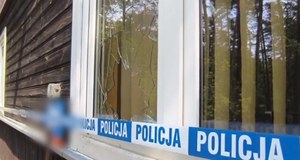 "Zabawa" nastolatków zamieniła się w demolkę. Opuszczony dom zdewastowany