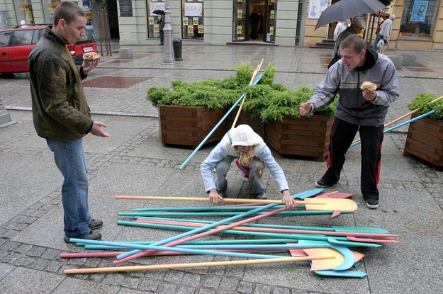 Zabawa w bierki /Piotr Polak /PAP