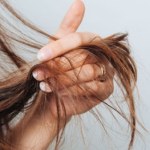 Zabezpiecz podsuszone końcówki od kaloryferów codziennym serum silikonowo olejowym