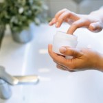 Zabezpiecz skórę na zimę i wybierz krem, który ochroni przed mrozem