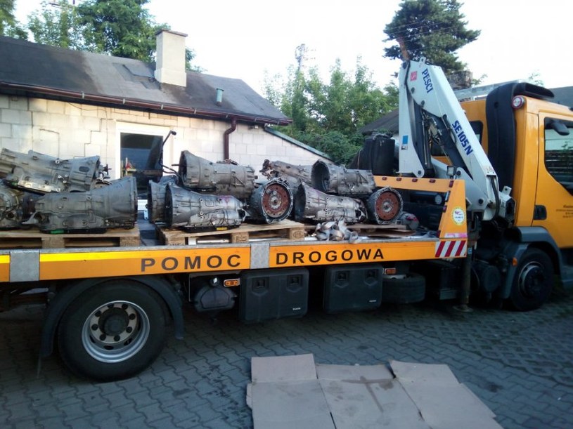Zabezpieczone kradzione części /Policja