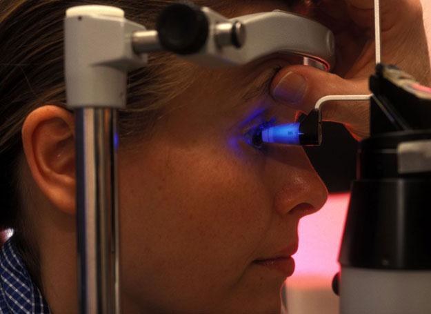 Zabiegi laserowej korekcji wady wzroku, choć wydają się skomplikowane, są zupełnie bezpieczne. /East News