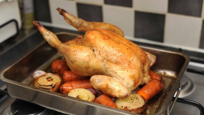 Zabił kolegę podczas obiadu. Poszło o... kurczaka