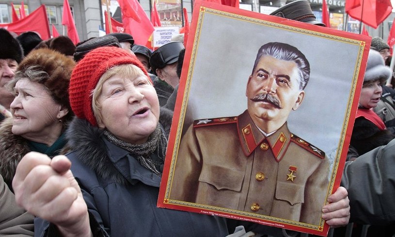 Zabił miliony Rosjan, a oni go kochają! Stalin ponownie bohaterem w państwie Putina /Twitter
