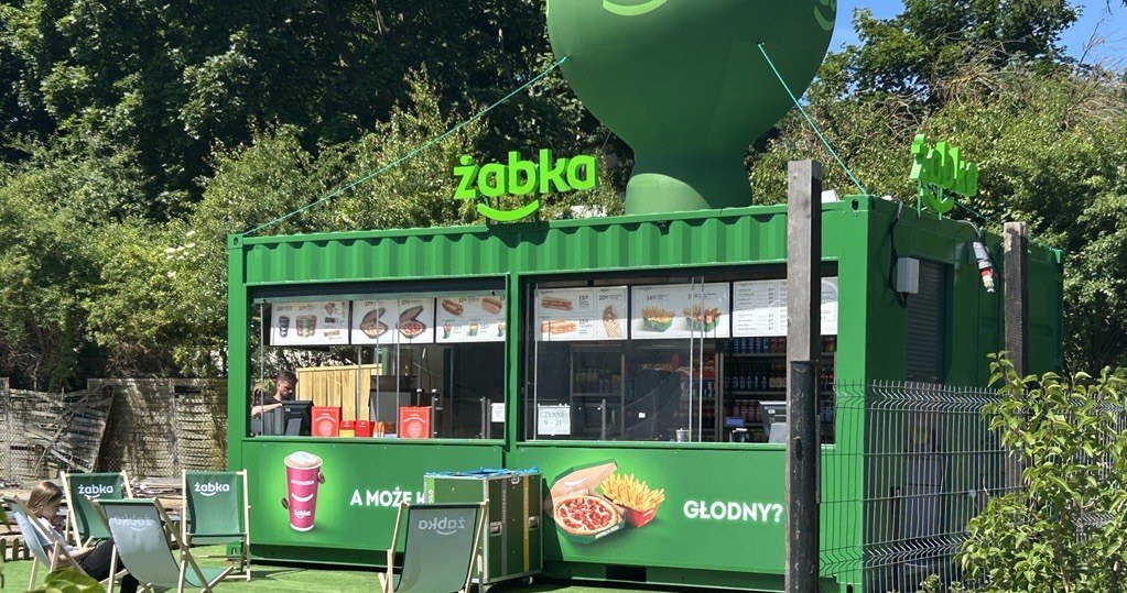 Żabka stawia mobilne sklepy w kontenerach /Żabka /materiały prasowe