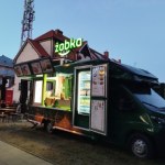 foodtruck Żabka stawia na kolejną innowację. Czas na zakupy w kontenerach i food truckach