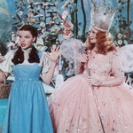 Zablokowano licytację sukienki Dorotki z filmu "Czarnoksiężnik z Krainy Oz"