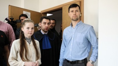 Zabrał córki z muzułmańskiej rodziny zastępczej do Polski. Decyzja sądu