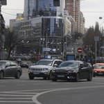Zabrali samochody pijanym kierowcom i wysłali je na Ukrainę