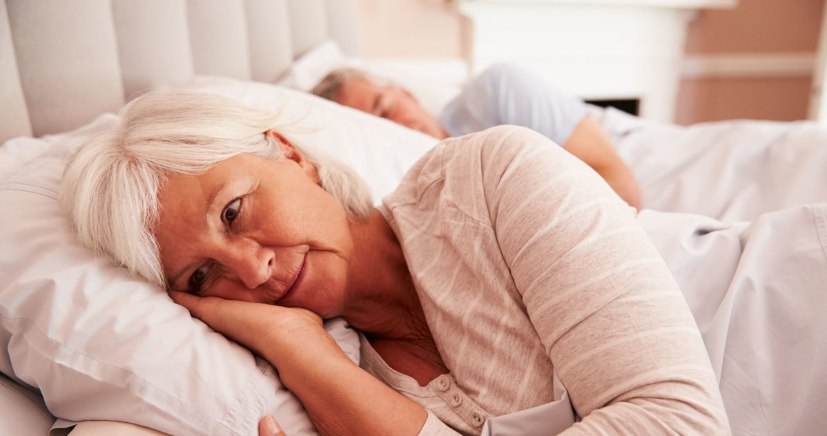 Zaburzenia snu po 55. roku życia mogą się nasilać /123RF/PICSEL