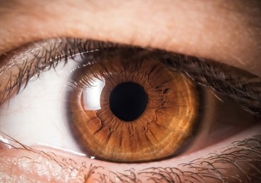 Zaburzenie widzenia, które dotyka niemal każdego. Poznaj pierwsze objawy!