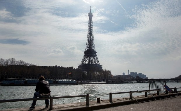 Zabytkowa rzeźba odkryta w Sekwanie