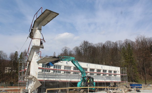Zabytkowa wieża do skoków w Wiśle została wyburzona