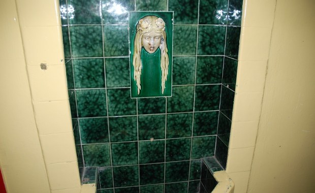 Zabytkowe poidełka i przedwojenna armatura poszukiwane