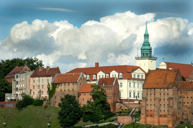 Zabytkowe spichlerze na Wisłą w Grudziądzu /Tytus Żmijewski /PAP