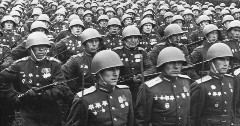 Zachodni alianci zdawali sobie sprawę, że w 1945 liczebnie Armia Czerwona była największą potęgą na świecie /Multimedialne Muzeum Sztuki w Moskwie /domena publiczna