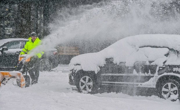 "Zachowaj ostrożność na drogach i chodnikach". Alert RCB