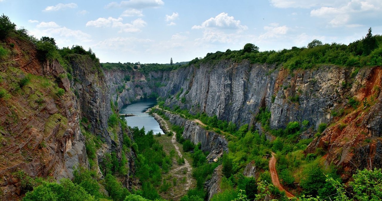 Zachwycające widoki nad kamieniołomem Wielka Ameryka w Czechach /Miroslav Tomíšek /CC-BY 3.0