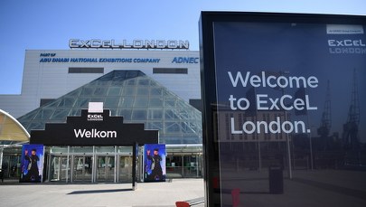 Zaciągnięcie hamulca. Brytyjczycy walczą z epidemią koronawirusa