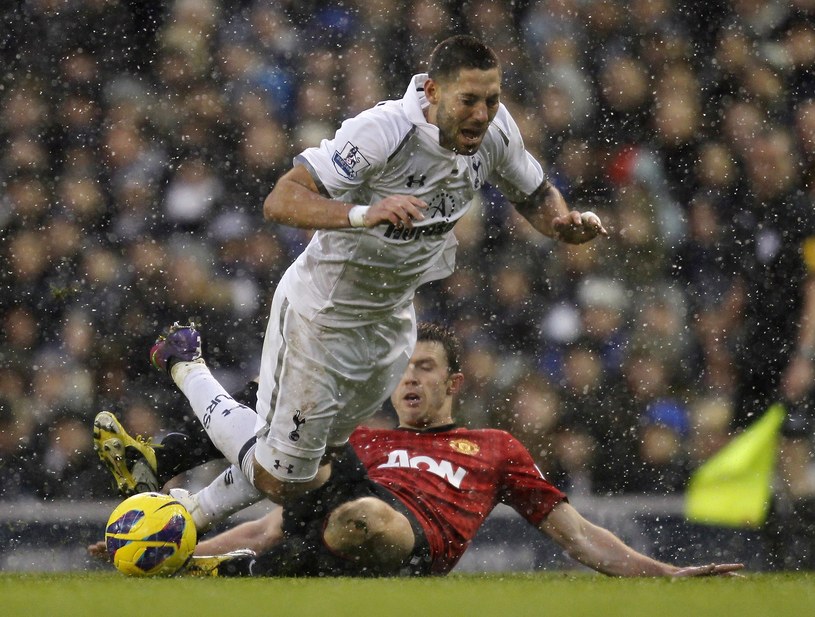 Zacięta walka i wielkie emocje do ostatniej akcji - tak wyglądało starcie Tottenhamu z Man Utd /AFP
