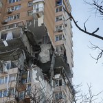 Zacięte walki w Kijowe. Rosyjski pocisk trafił w blok mieszkalny