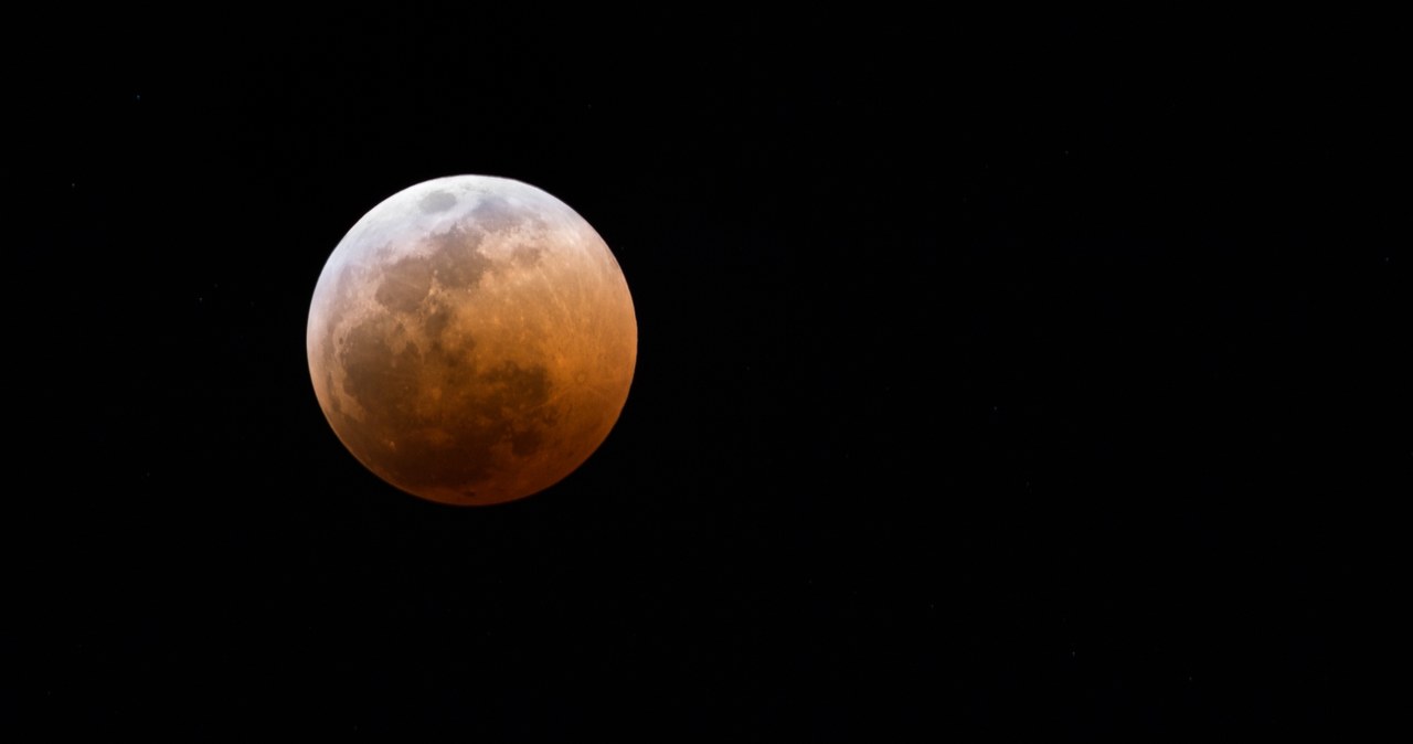 Zaćmienie Księżyca jest widowiskowe, ale również inspirujące. //123RF/PICSEL /123RF/PICSEL