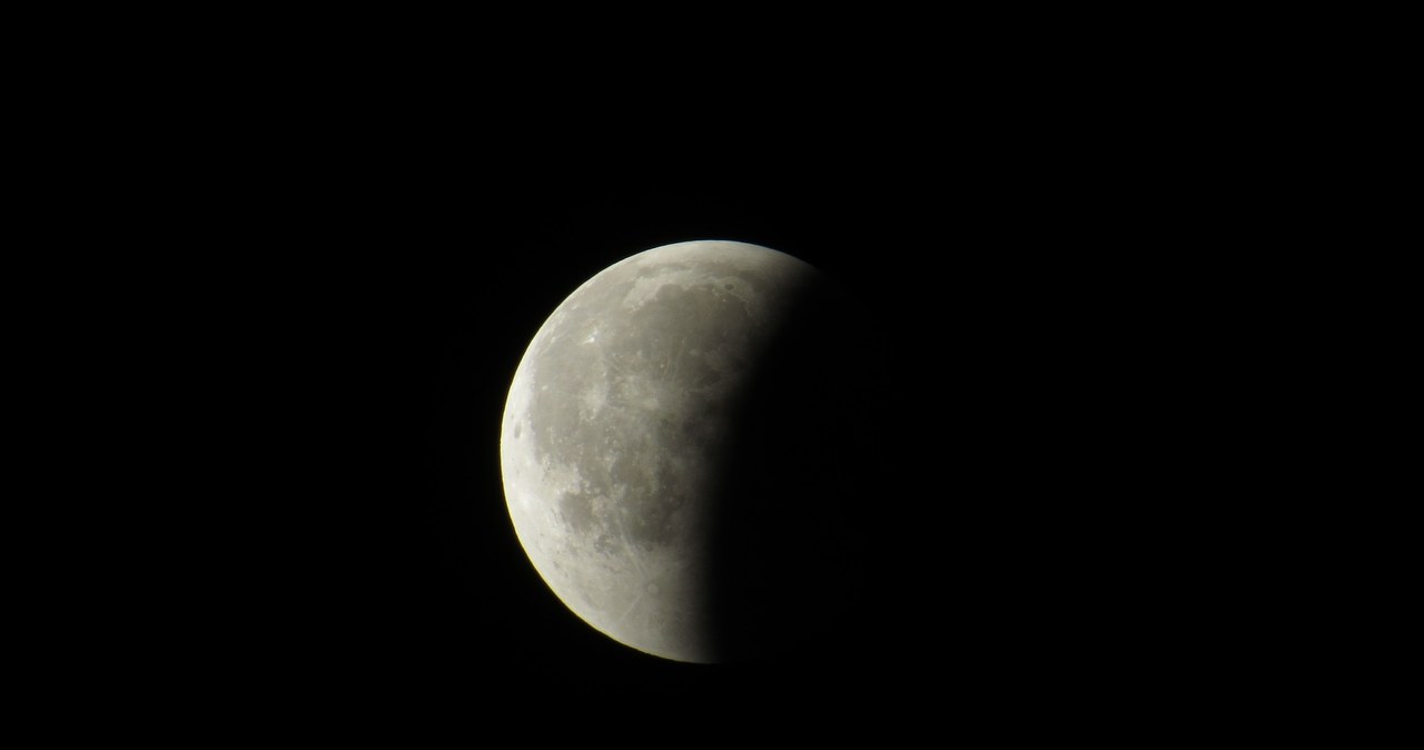 Zaćmienie Księżyca rozpocznie się 19 listopada 2021 roku około godziny 7. /Pixabay.com