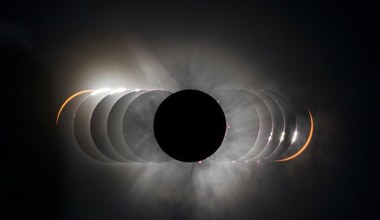 Zaćmienie Słońca tuż przed zachodem. Gdzie najlepiej je obserwować?