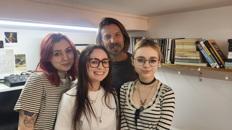 Zaczytana rodzina: Tola i Zuza z kanału Zaksiążkowane oraz ich rodzice, Gosia i Daniel z kanału Literaccy /Beniamin Kubiak-Piłat /