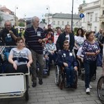 "Żądamy godnego życia". W Warszawie protestowali niepełnosprawni