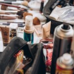 Zadbaj o daty ważności kosmetyków i wykorzystaj bezpieczne wyjątki. Nie wszystko musisz wyrzucać